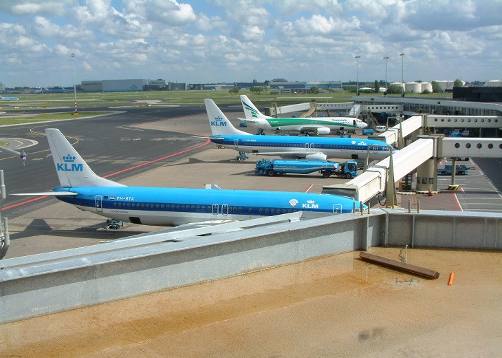 DOVETAILED SHEETING: Airport Schiphol